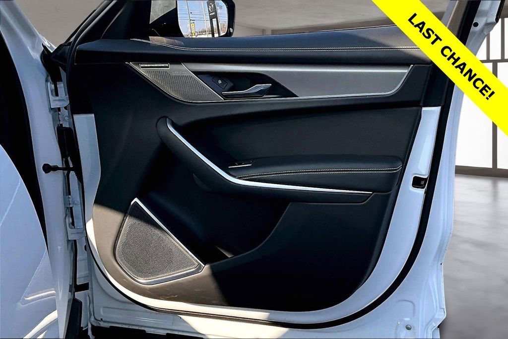 Used 2025 Jaguar F-PACE R-Dynamic S image 24