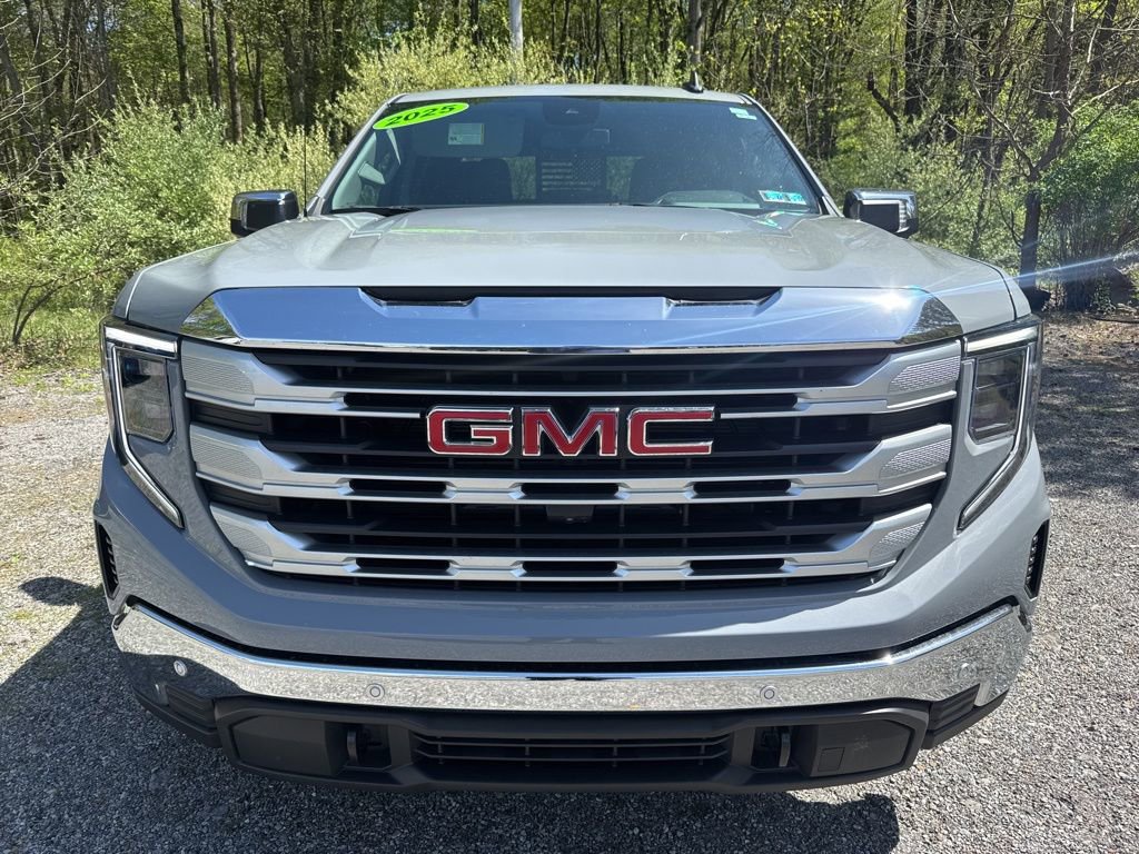 Used 2025 GMC Sierra 1500 SLE w/ Preferred Package AWD/4WD image 2