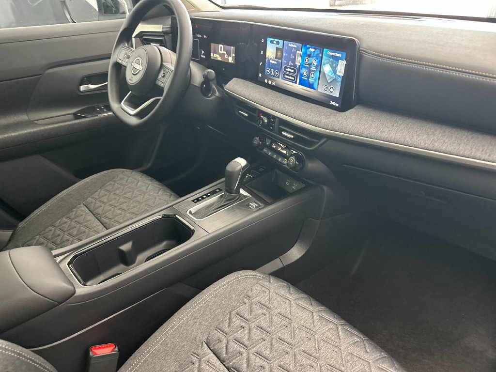 New 2027 Nissan Kicks SV w/ SV Premium Package AWD/4WD image 15