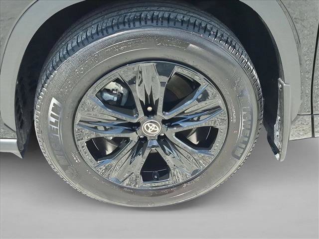 Used 2026 Toyota Highlander XLE AWD/4WD image 24