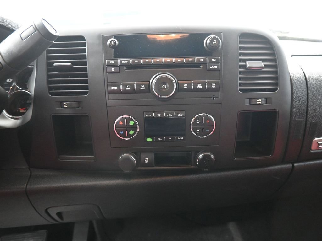 Used 2013 Chevrolet Silverado 1500 LT image 23