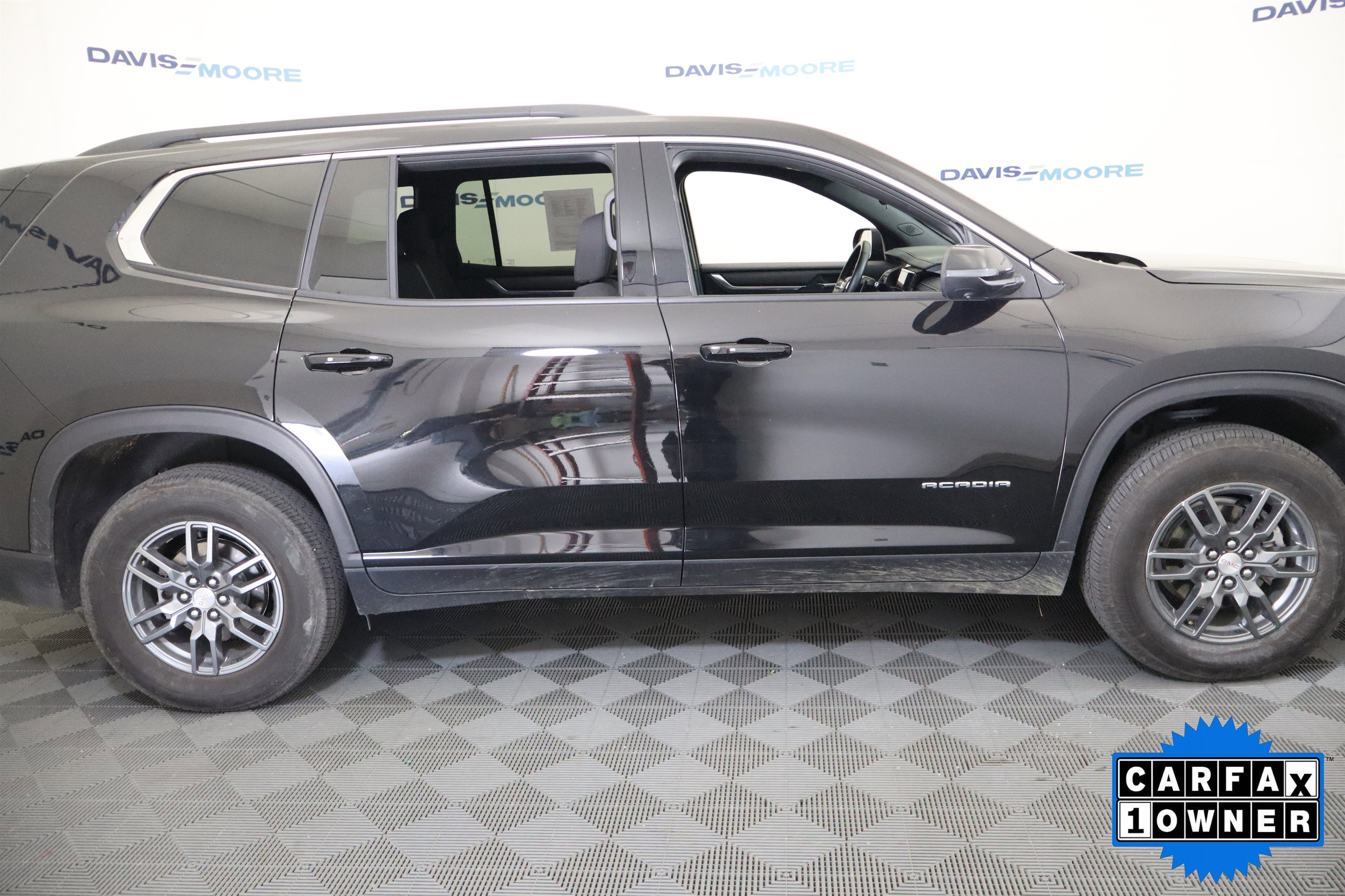 Used 2025 GMC Acadia Elevation AWD/4WD image 5