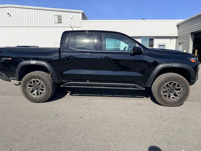 Used 2025 Chevrolet Colorado ZR2 w/ Technology Package image 2