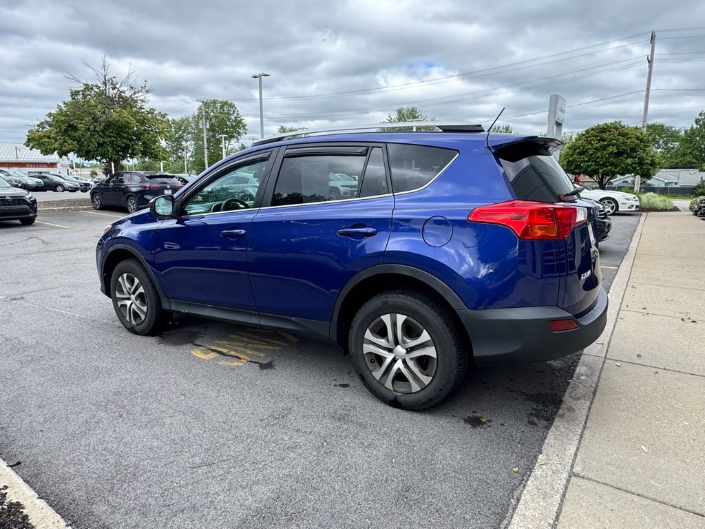 Used 2014 Toyota RAV4 LE AWD/4WD image 3