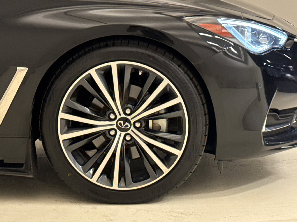 Used 2021 INFINITI Q60 3.0t Luxe w/ Essential Package RWD image 6
