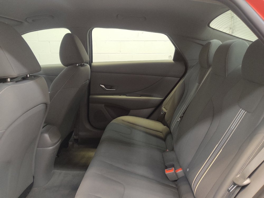 Used 2022 Hyundai Elantra SEL FWD image 18