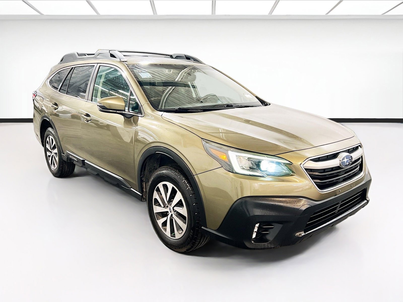 Used 2022 Subaru Outback Premium AWD/4WD image 3