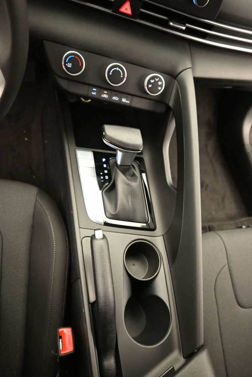 New 2026 Hyundai Elantra SE FWD image 21