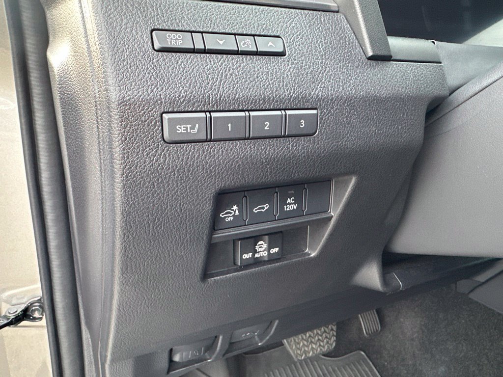Used 2024 Lexus GX 550 w/ Accessory Package (Z1) AWD/4WD image 18