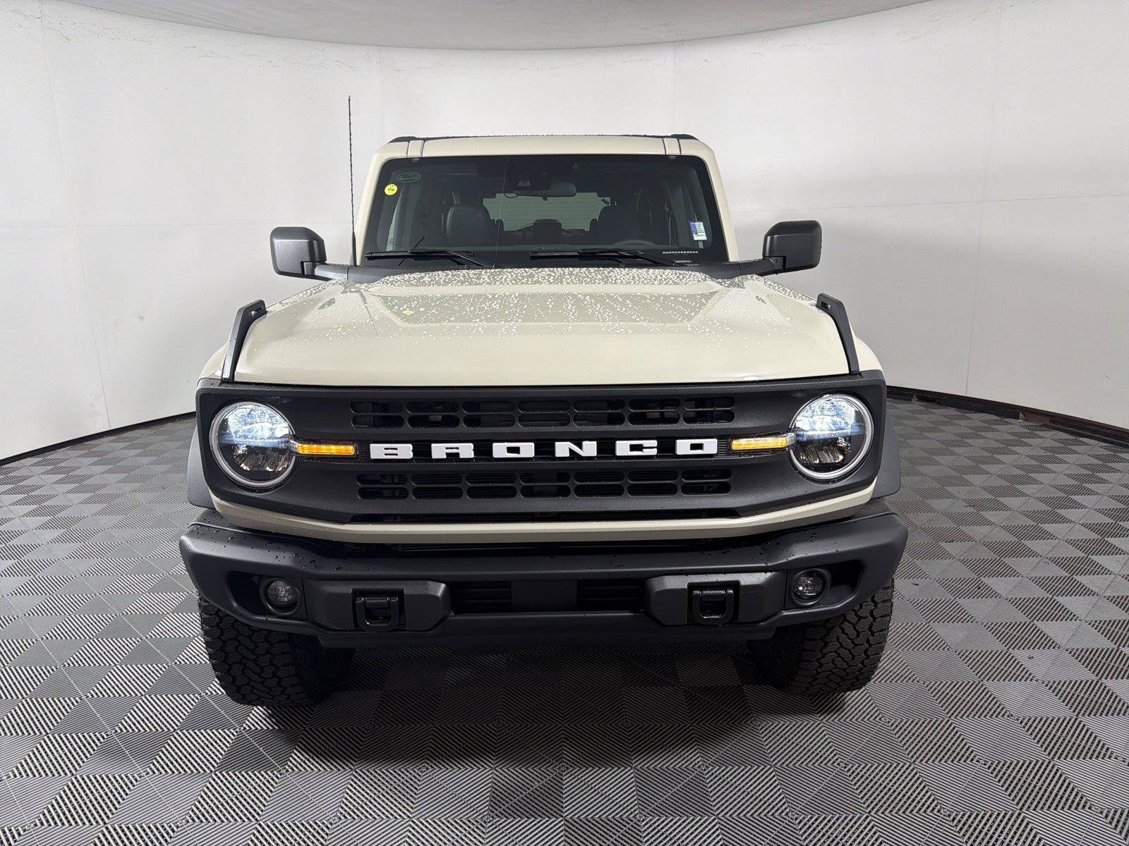New 2026 Ford Bronco Big Bend w/ Black Diamond Package AWD/4WD image 2