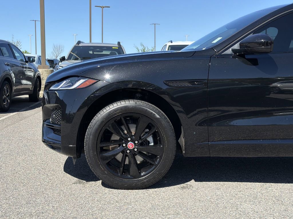 Used 2023 Jaguar F-PACE S image 9