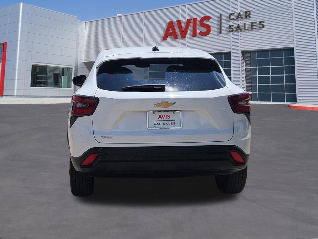 Used 2025 Chevrolet Trax LS FWD image 5