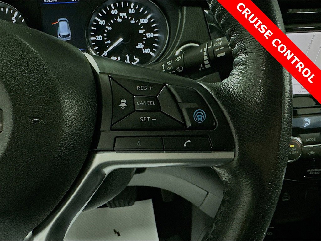 Used 2019 Nissan Rogue SV w/ Premium Package image 38