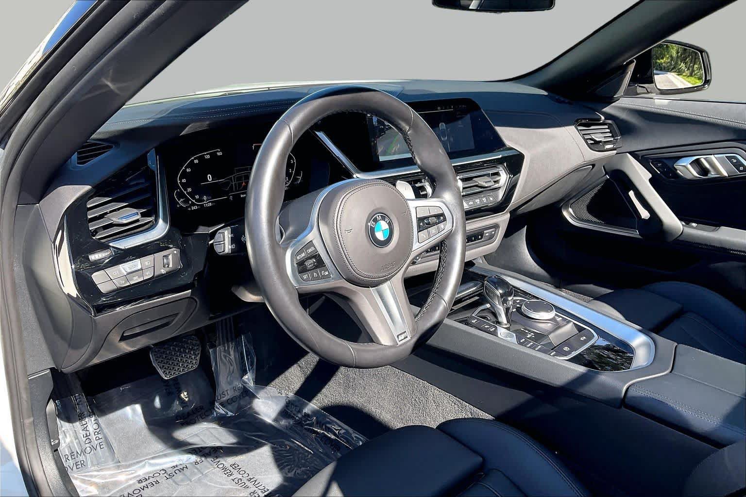 Used 2023 BMW Z4 sDrive30i w/ Convenience Package RWD image 16
