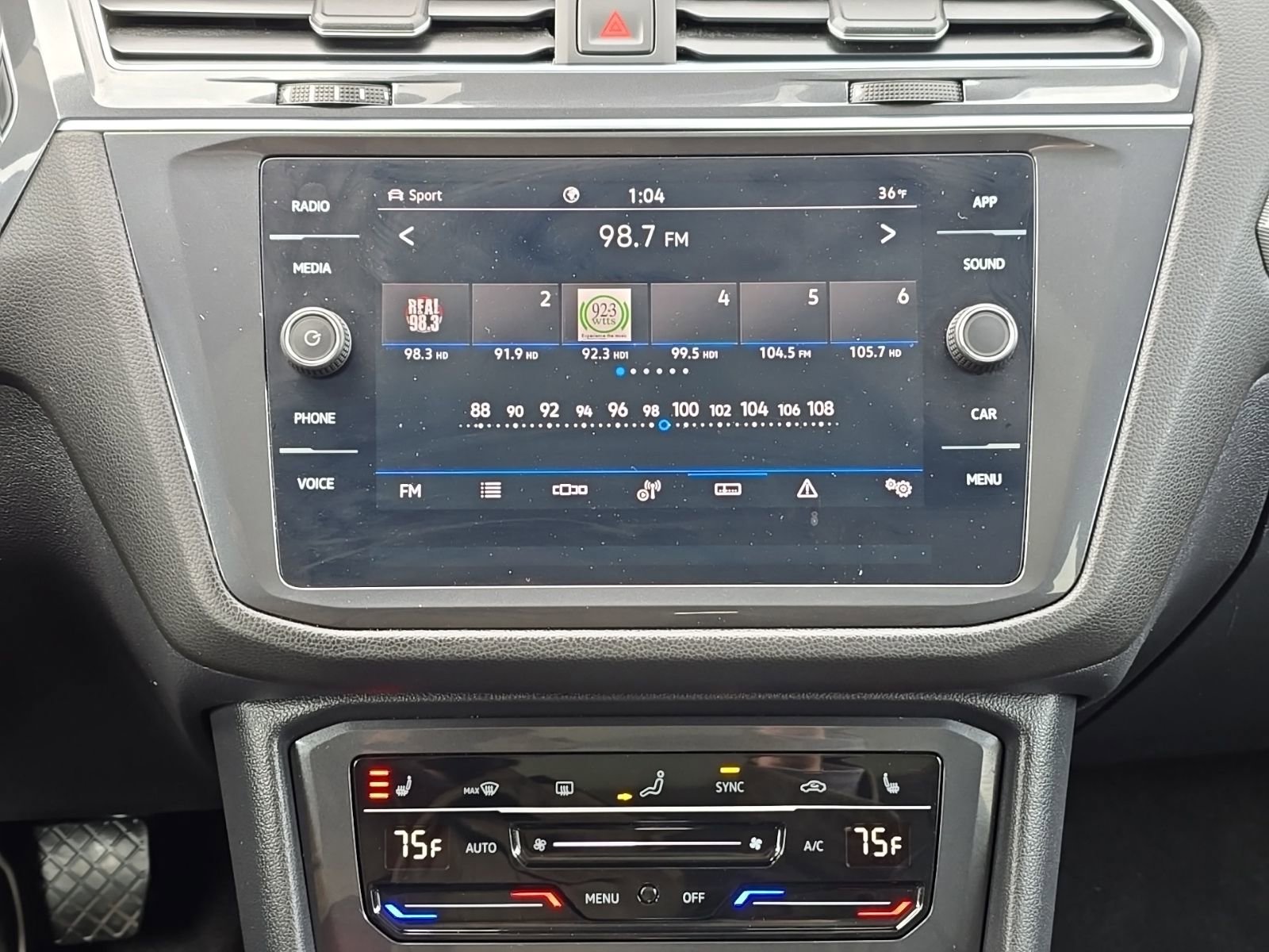 Certified 2023 Volkswagen Tiguan SE image 24