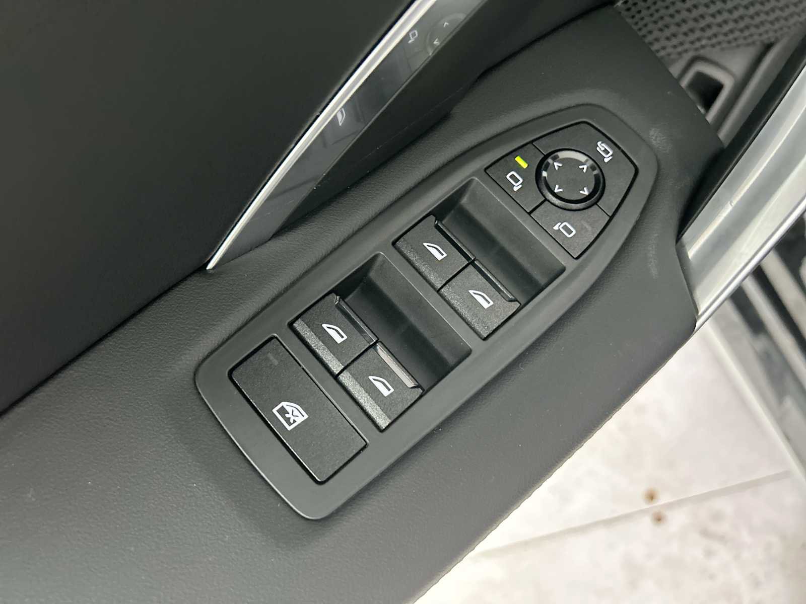 Used 2025 BMW X1 xDrive28i w/ Convenience Package image 15