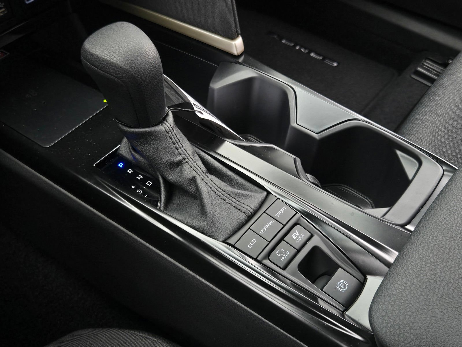 Certified 2026 Toyota Camry Hybrid FWD image 16