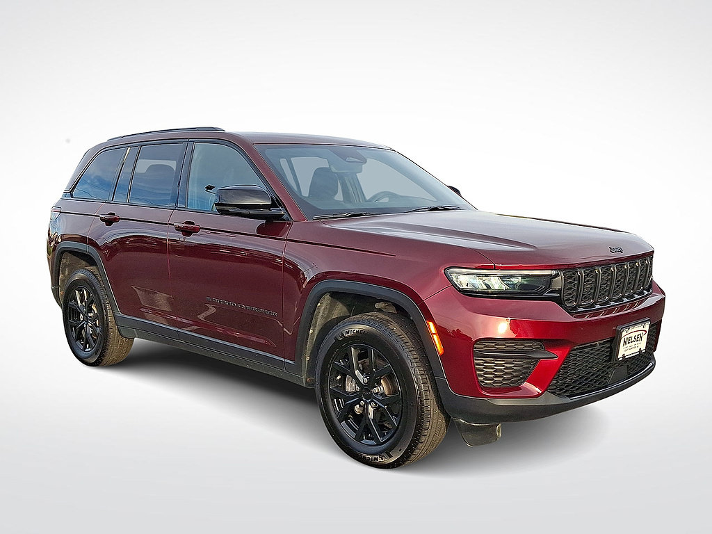 Used 2024 Jeep Grand Cherokee Altitude AWD/4WD image 1