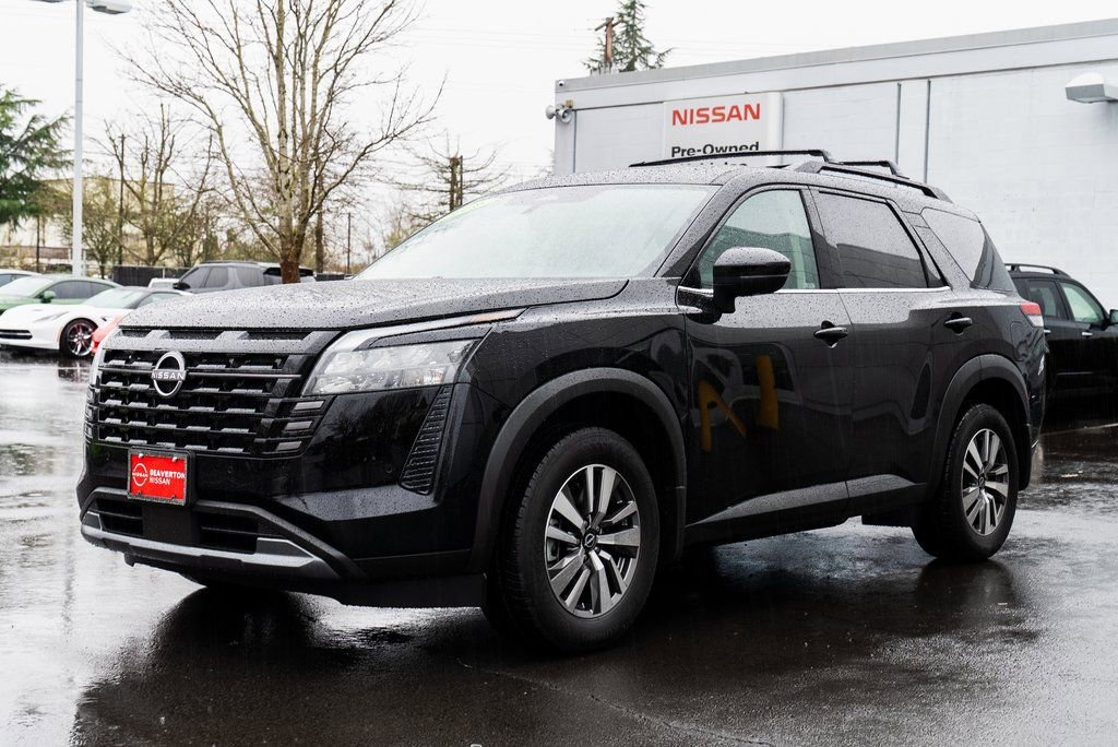 New 2026 Nissan Pathfinder SL image 3