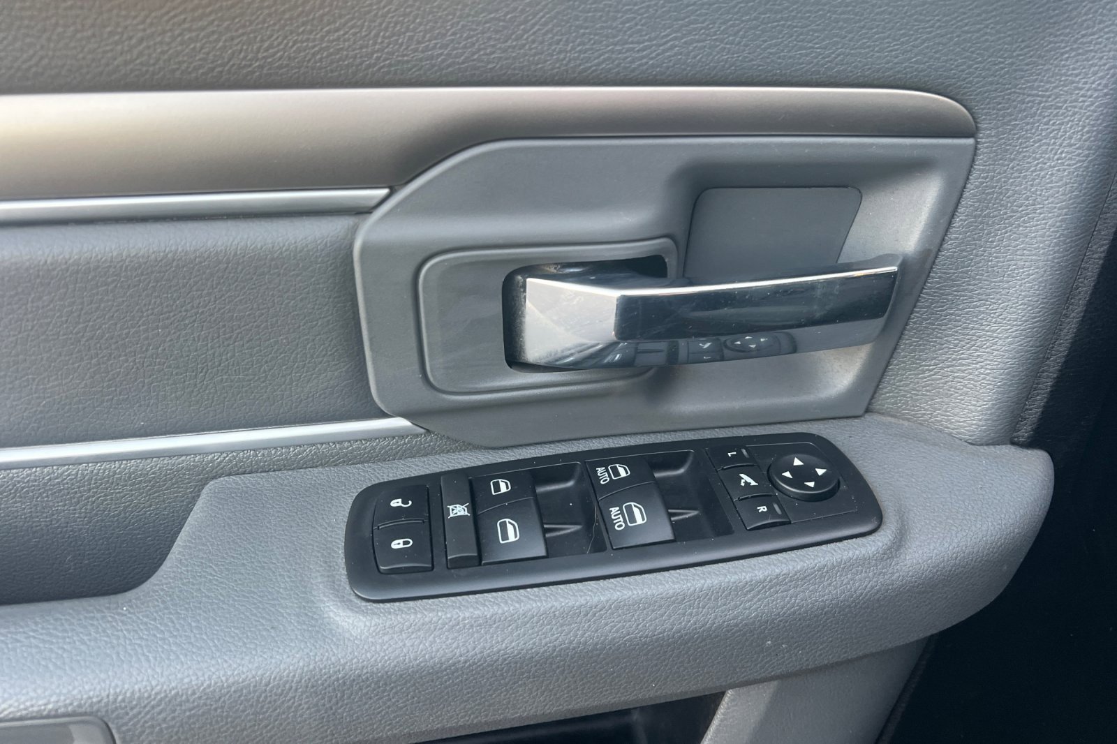 Used 2017 RAM 2500 Big Horn image 4