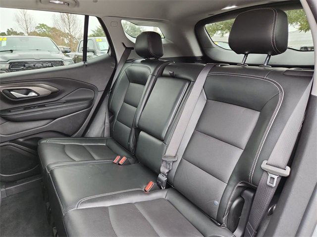 Used 2024 GMC Terrain SLT image 16