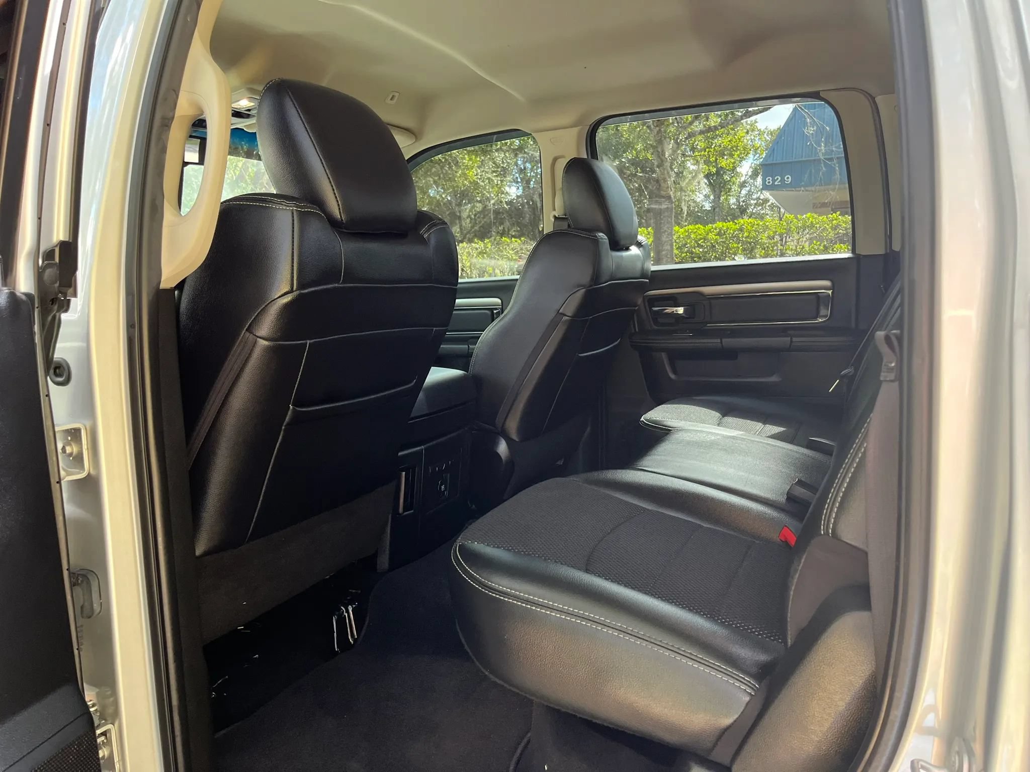 Used 2018 RAM 2500 Big Horn w/ Sport Appearance Group AWD/4WD image 19