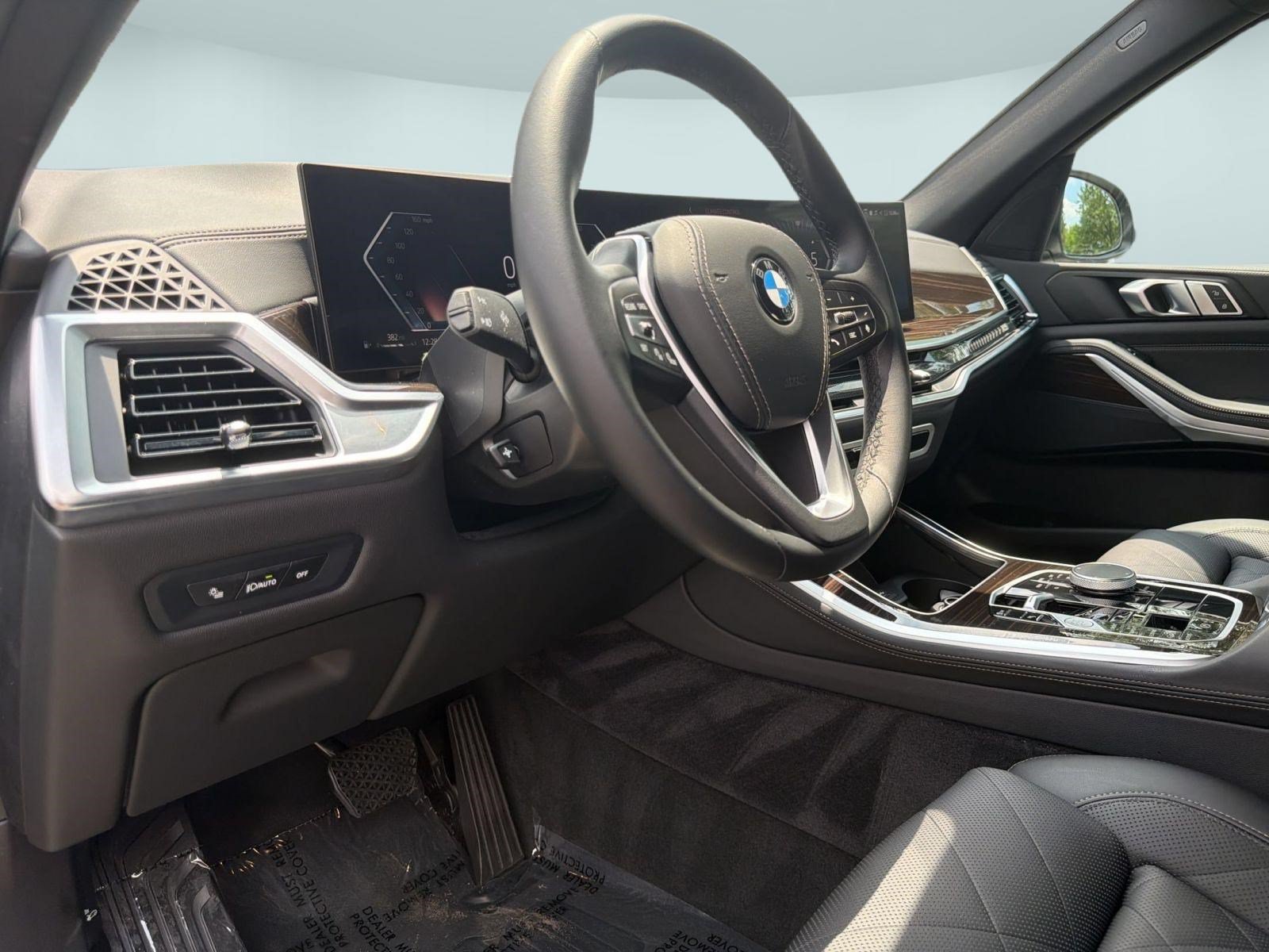 Used 2024 BMW X5 xDrive40i w/ Parking Assistance Package AWD/4WD image 4
