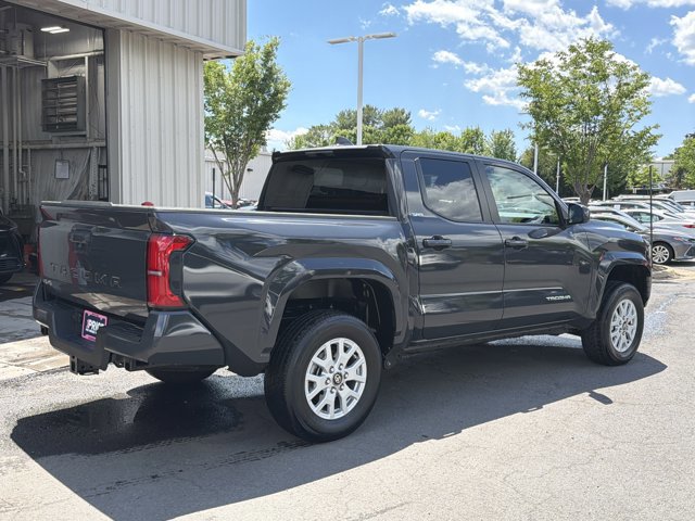 Used 2025 Toyota Tacoma SR5 AWD/4WD image 5