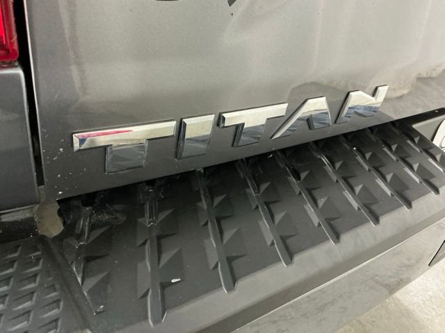Used 2018 Nissan Titan PRO-4X image 7