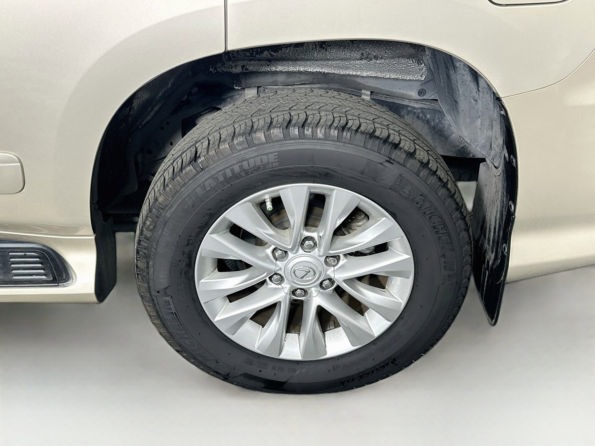 Used 2016 Lexus GX 460 w/ Premium Package AWD/4WD image 11
