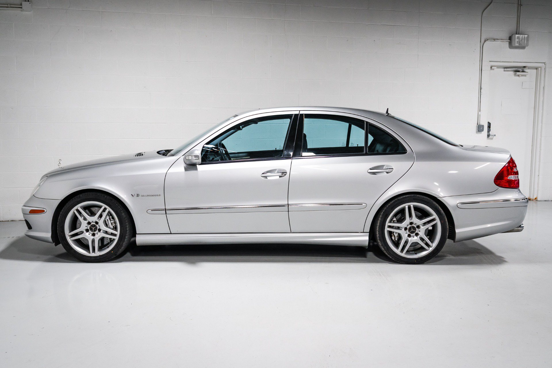 Used 2005 Mercedes-Benz E 55 AMG Sedan image 6