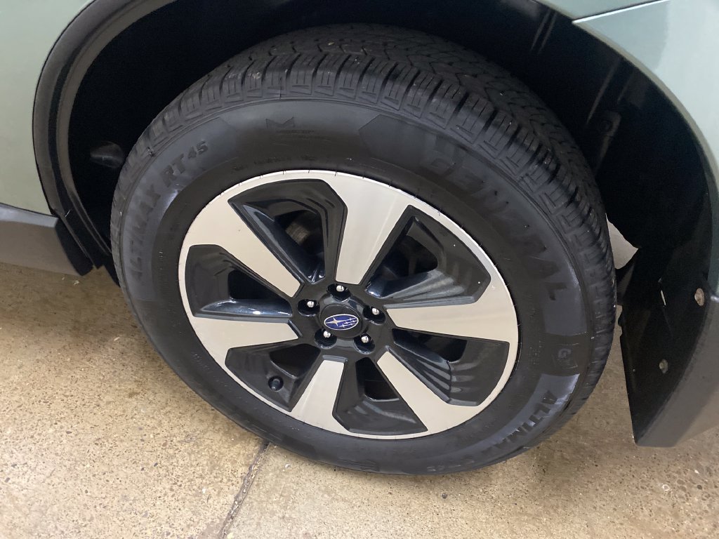 Used 2018 Subaru Forester 2.5i Premium w/ All-Weather Package AWD/4WD image 16