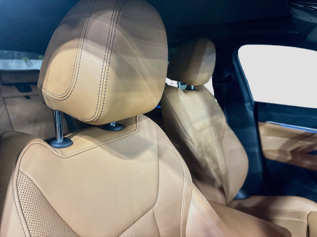 Used 2024 BMW i4 eDrive35 w/ Premium Package RWD image 27