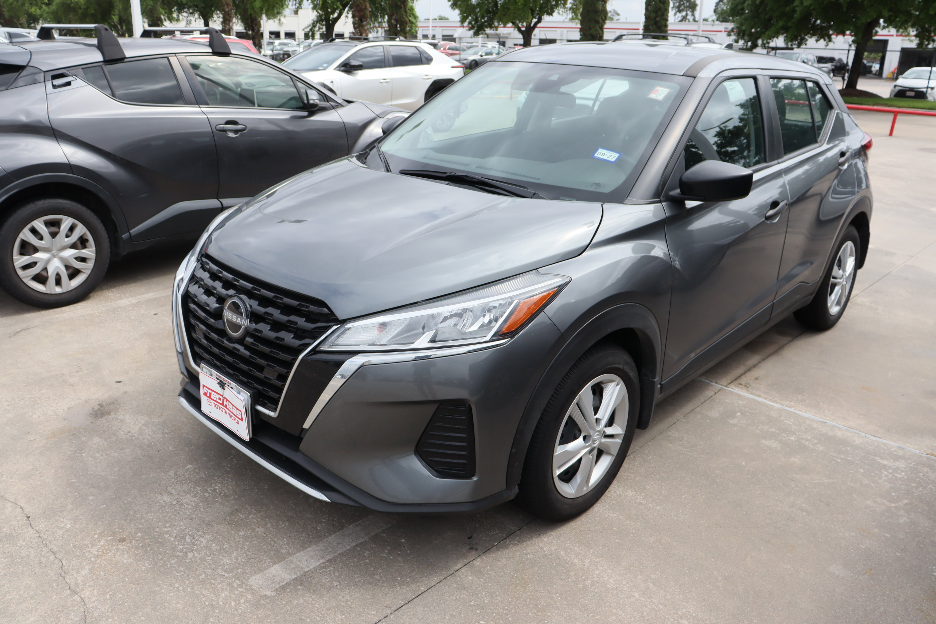 Used 2025 Nissan Kicks Play S image 5