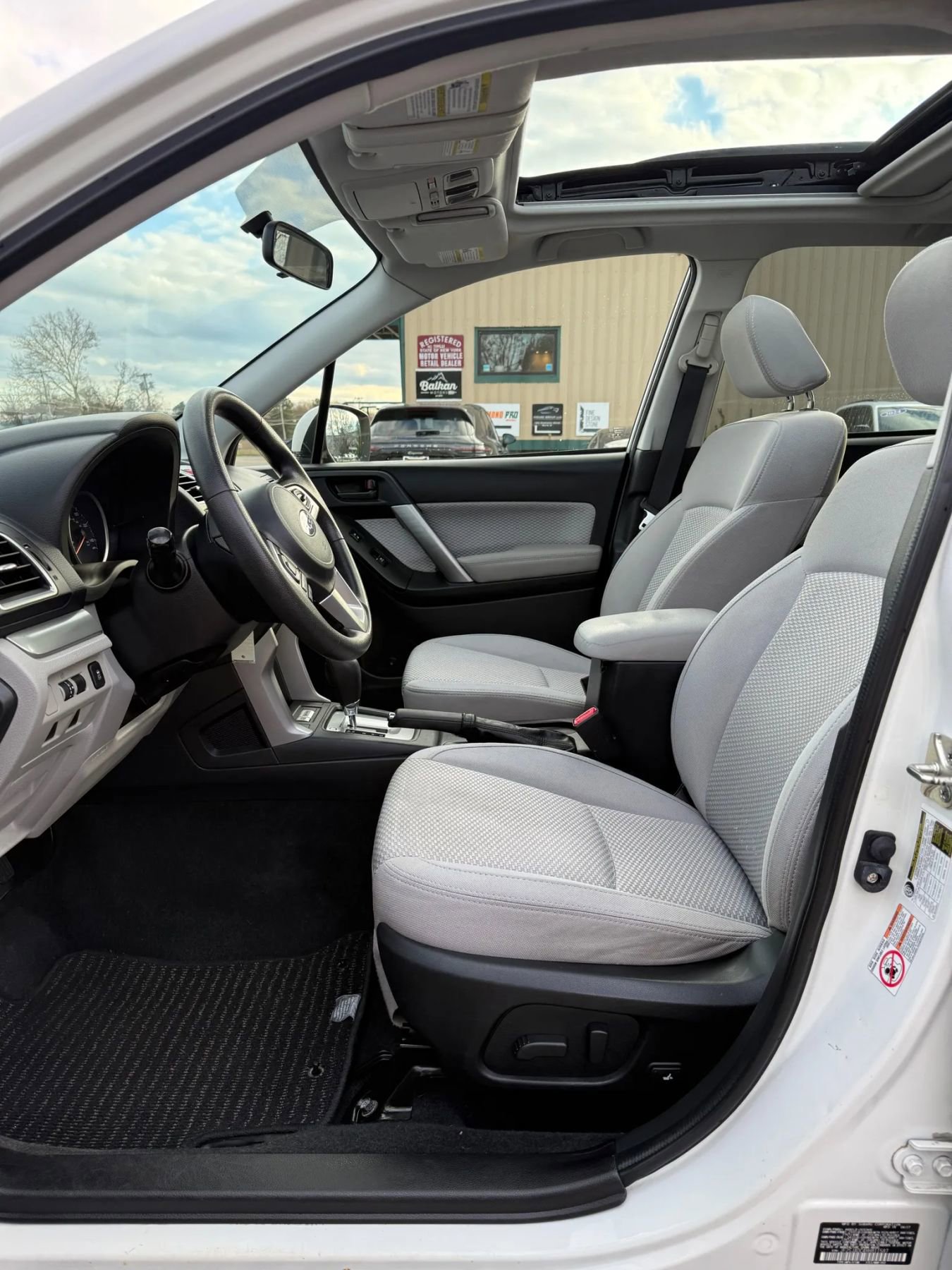 Used 2017 Subaru Forester 2.5i Premium image 11