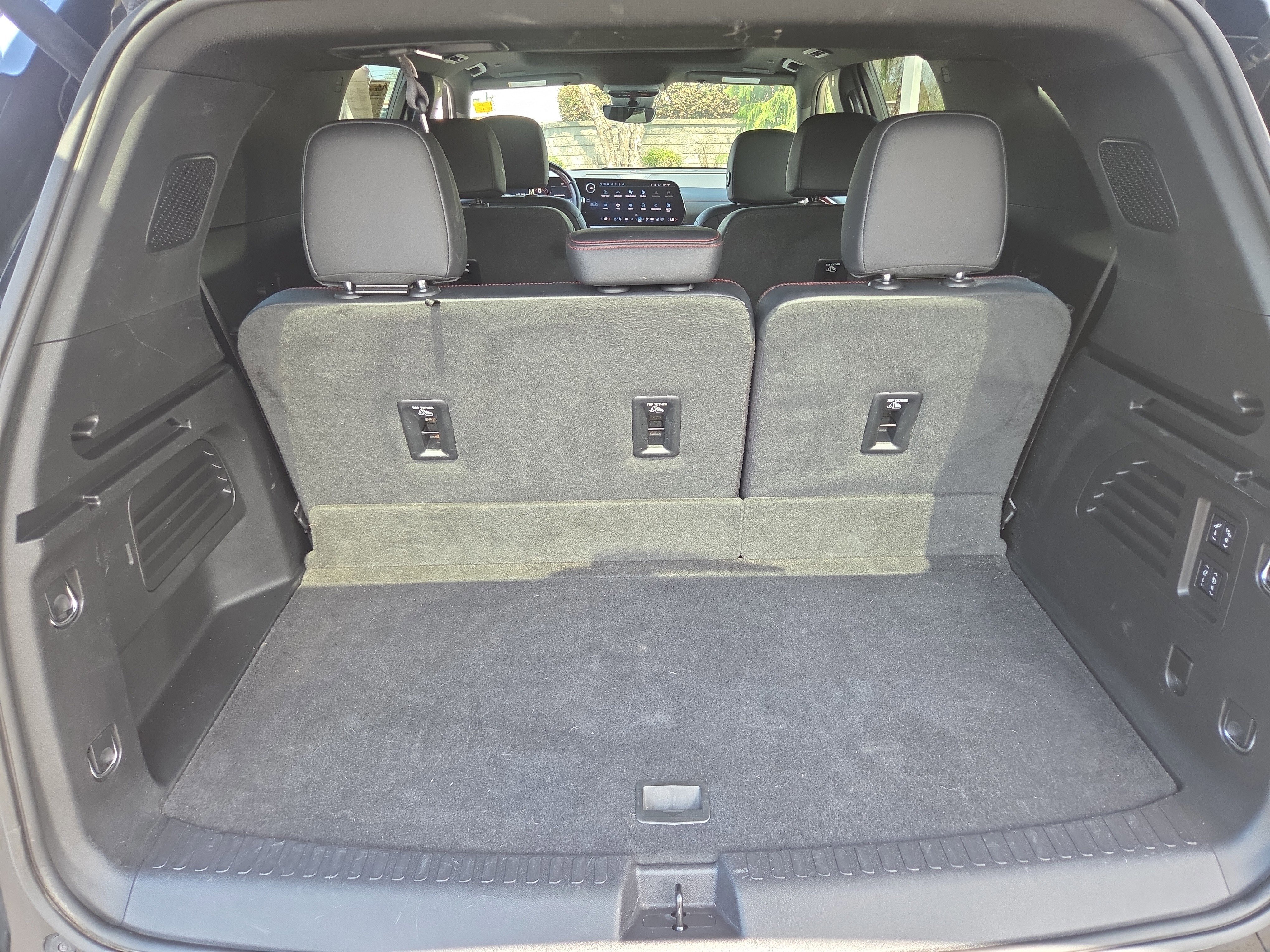 Used 2025 Chevrolet Traverse RS w/ LPO, Floor Liner Package AWD/4WD image 36