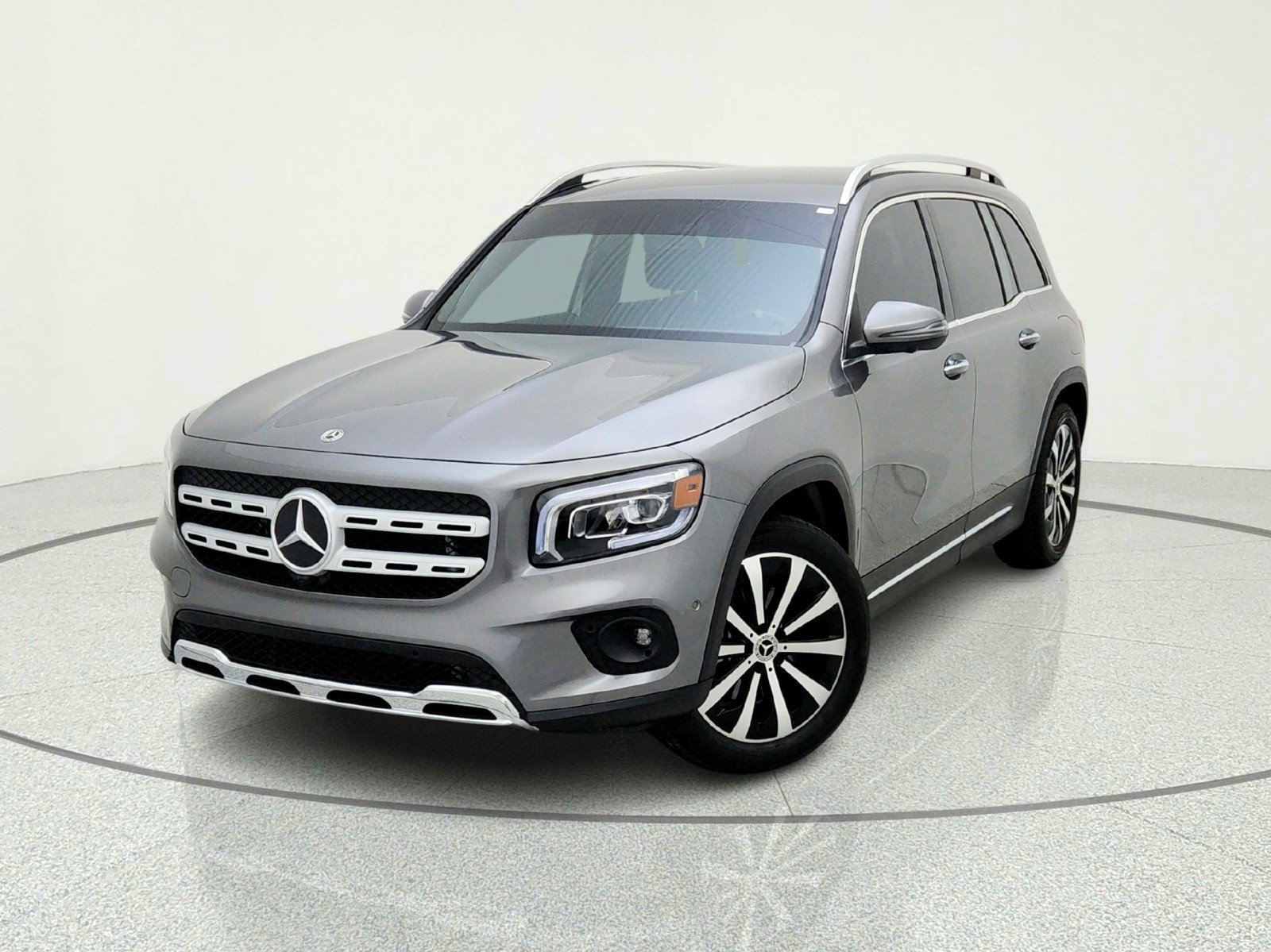 Certified 2022 Mercedes-Benz GLB 250 4MATIC image 2