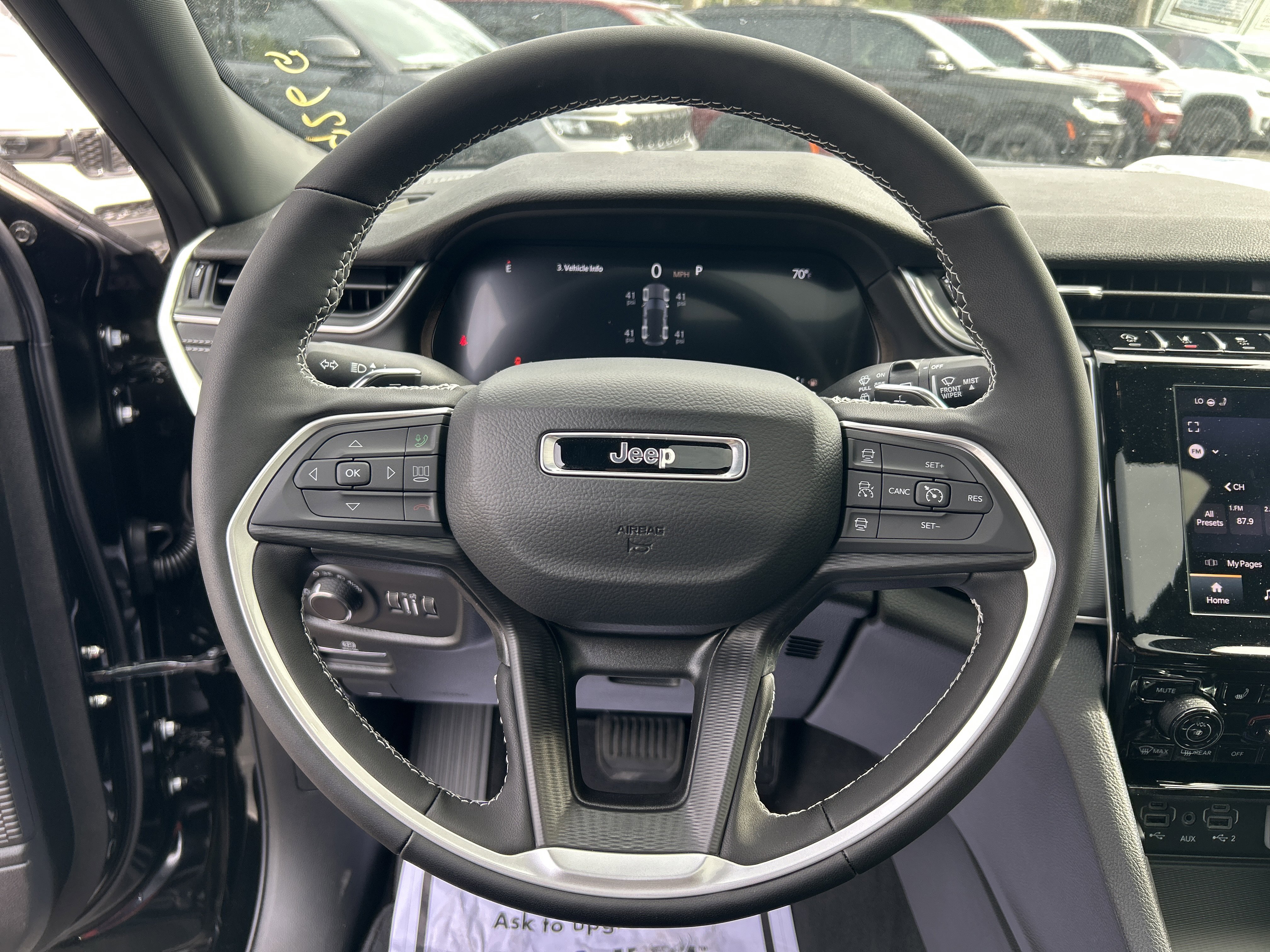 New 2025 Jeep Grand Cherokee Altitude image 19