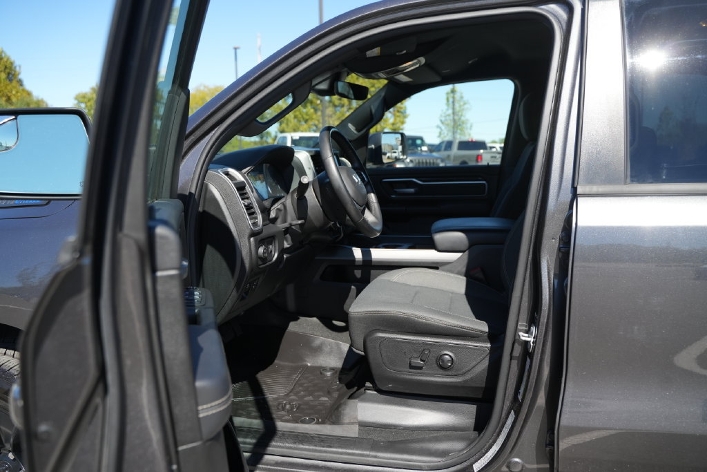 Used 2022 RAM 1500 Big Horn AWD/4WD image 12