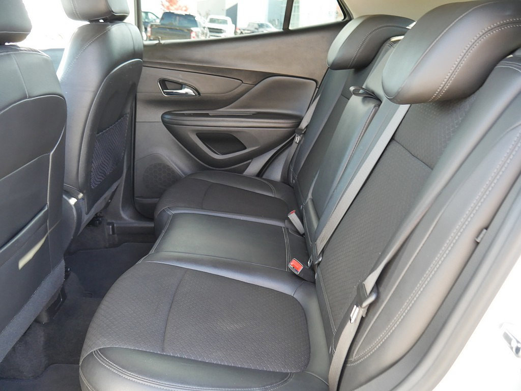 Used 2021 Buick Encore Preferred AWD/4WD image 16