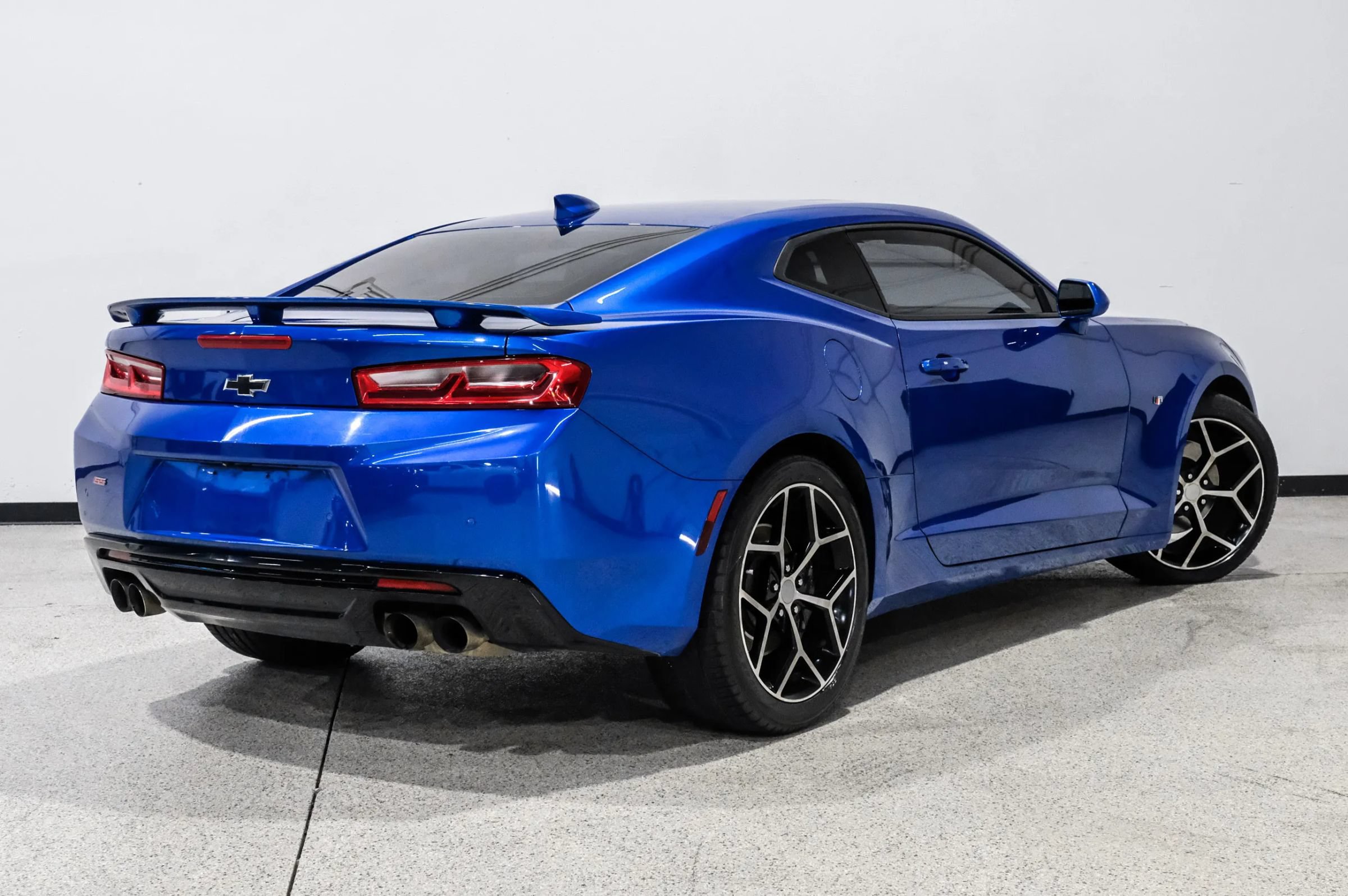 Used 2017 Chevrolet Camaro SS RWD image 6