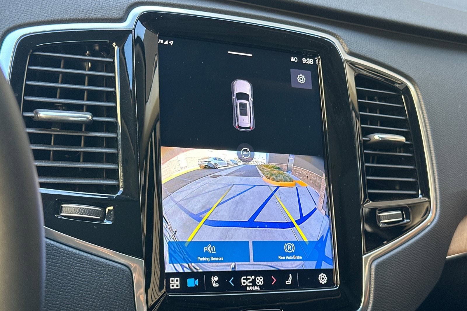 Used 2023 Volvo XC90 T8 Plus w/ Protection Package Premier image 23