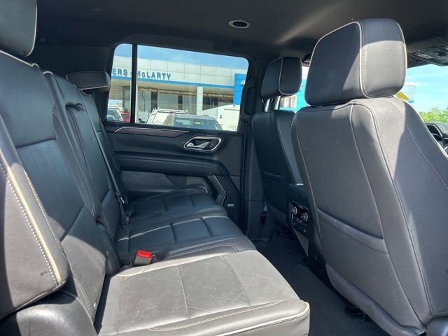 Used 2024 Chevrolet Suburban Premier image 33