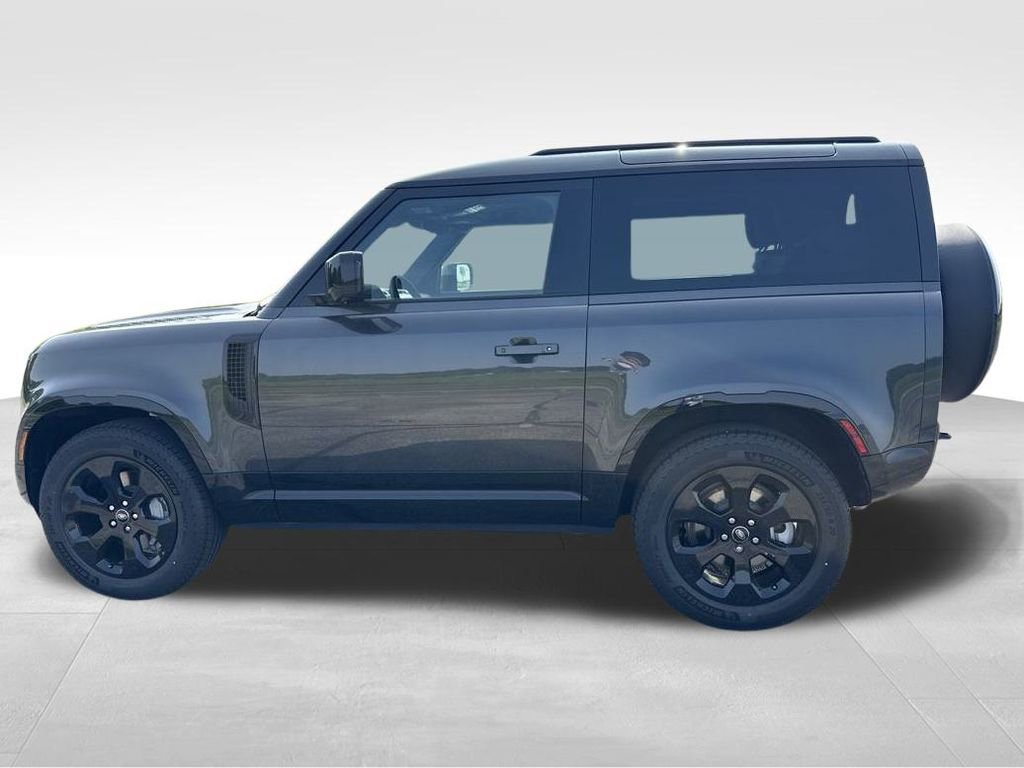 New 2025 Land Rover Defender 90 X-Dynamic SE image 2