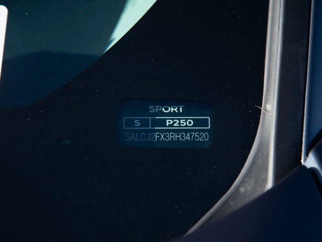 Used 2024 Land Rover Discovery Sport S image 32