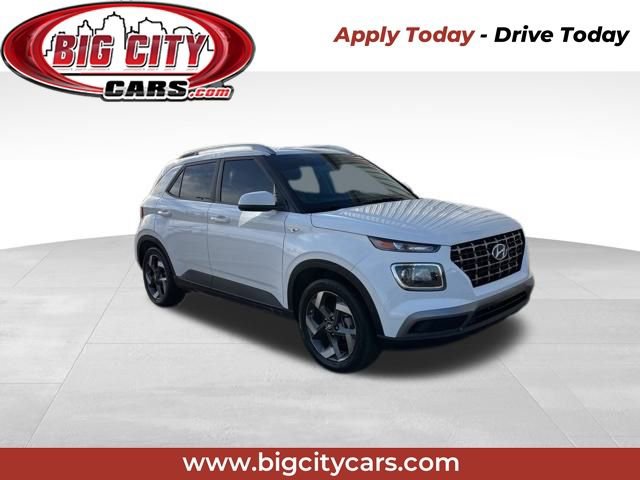 Used 2024 Hyundai Venue SEL video 1