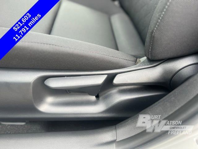 Used 2025 Toyota Corolla LE image 19