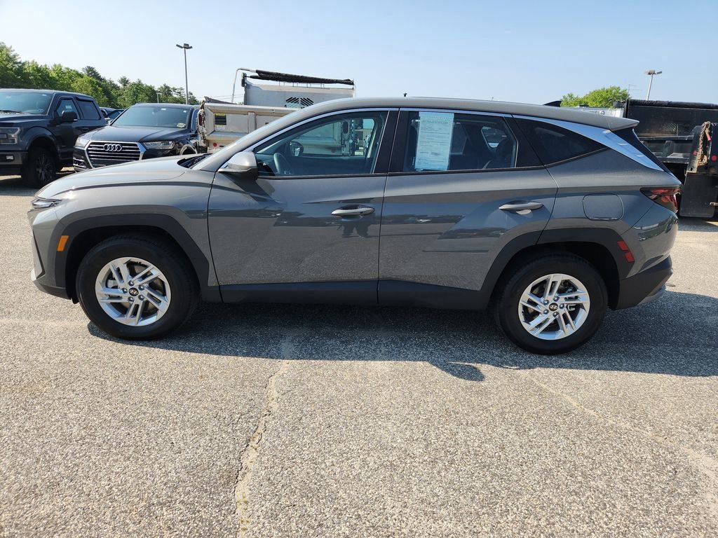 Used 2025 Hyundai Tucson SE image 4