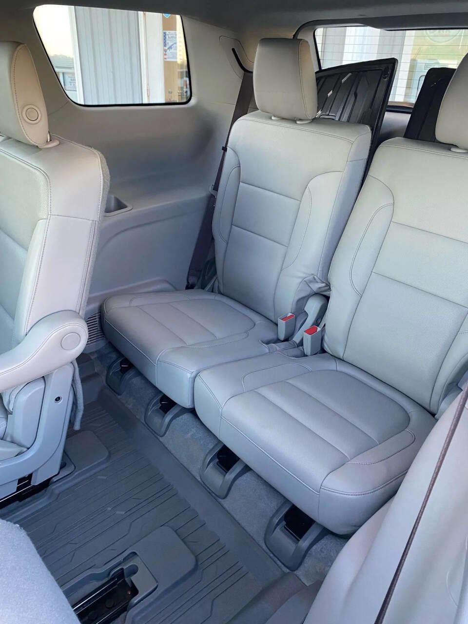 Used 2018 GMC Acadia SLT w/ LPO, Floor Liner Package image 29