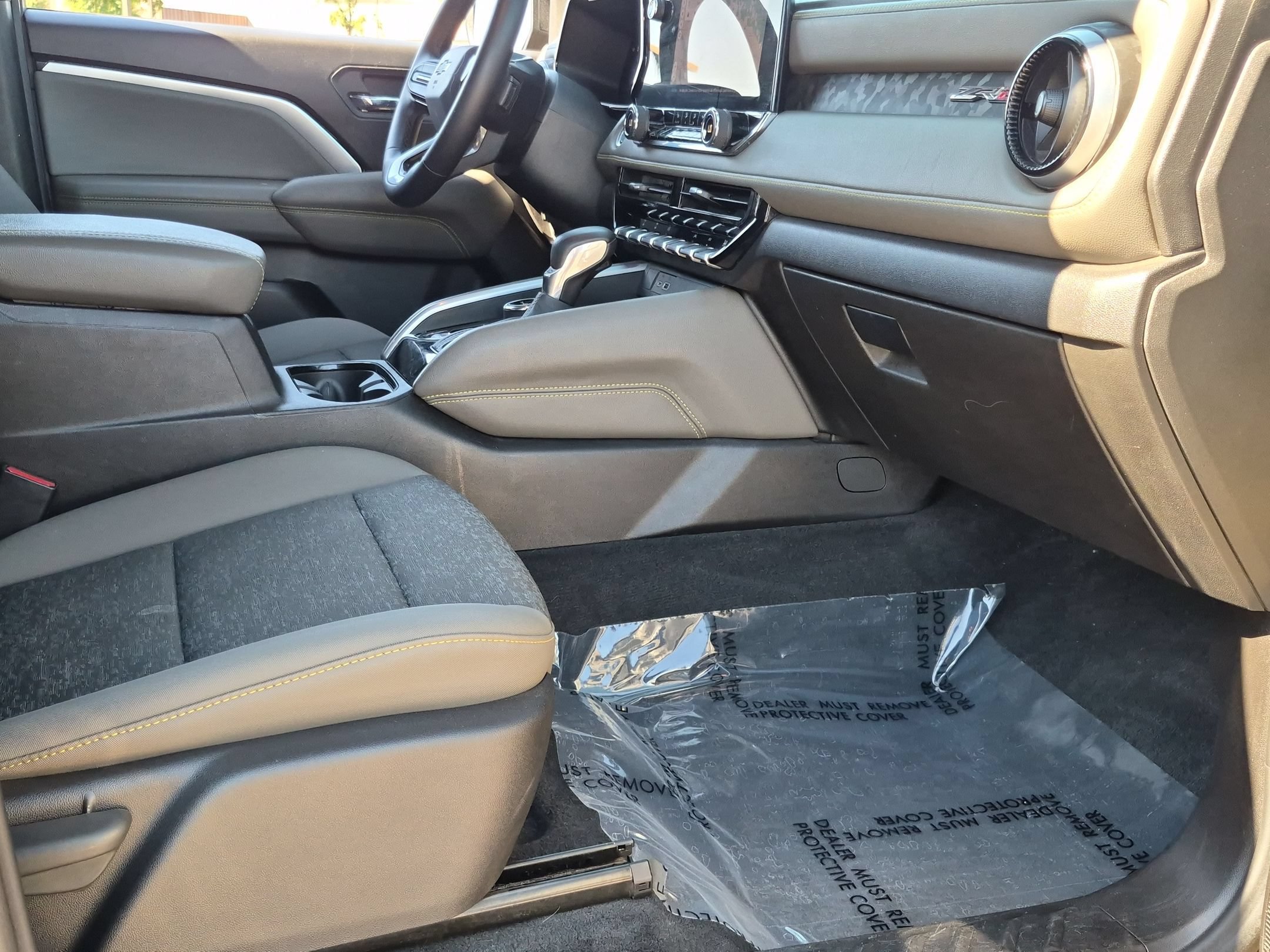 Used 2024 Chevrolet Colorado ZR2 w/ Technology Package AWD/4WD image 25